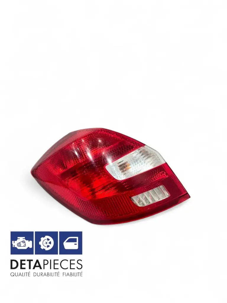 ✅Feu / Phare arrière gauche SKODA FABIA 2009 5J6945111A 71297445 