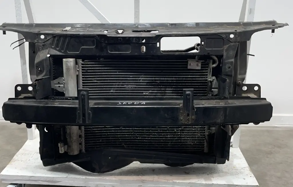 ✅Support de radiateur sur cadre face avant SKODA FABIA 2009 5J0805591A 71297445 