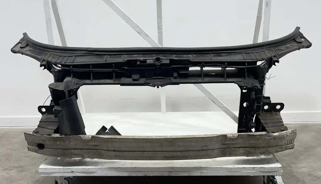 ✅Support de radiateur sur cadre face avant  AUDI A3 2012 8P0805588L 70810965 