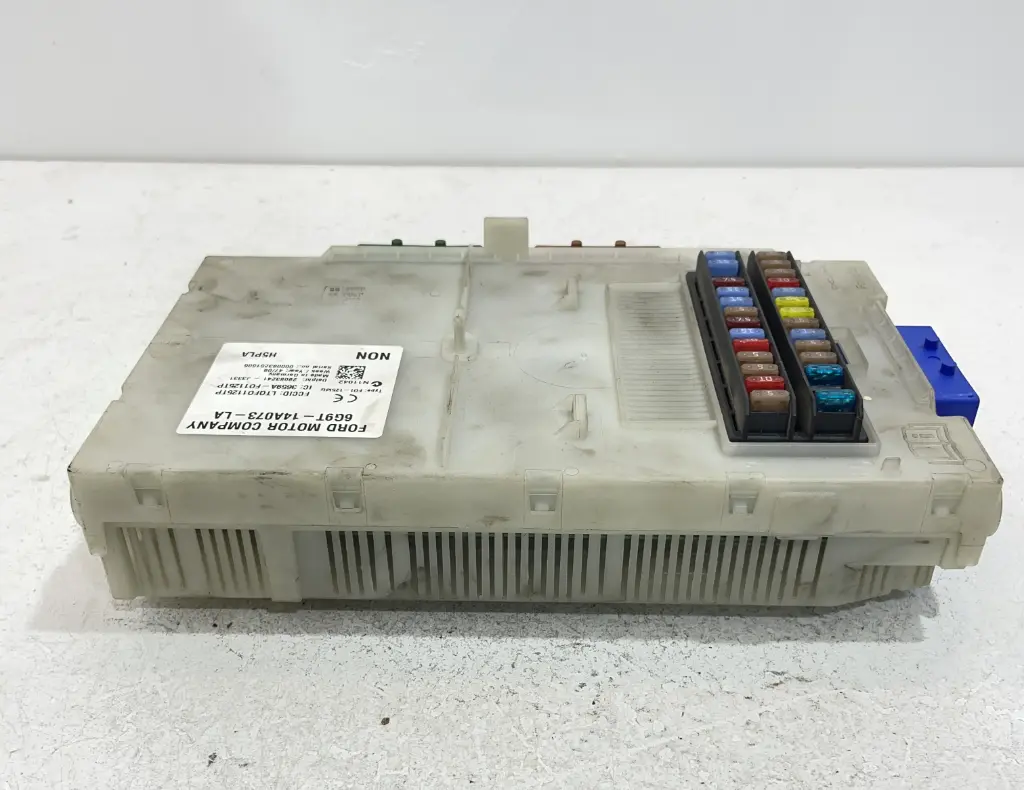 ✅Boîte à fusibles LAND ROVER FREELANDER 2 L359 2007 6G9T-14A073-LA 71142495