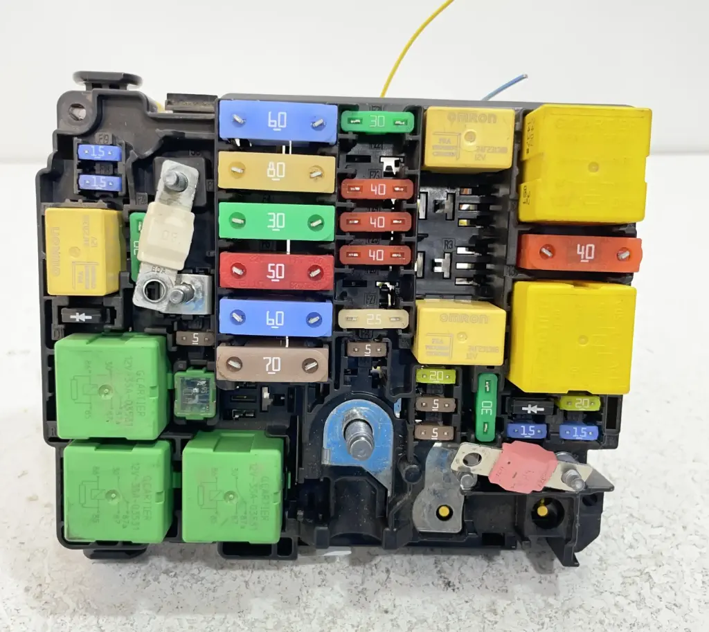 ✅Boitier servitude moteur (BSM) TOYOTA PROACE 2018 9808959080 A006C8 67735245 