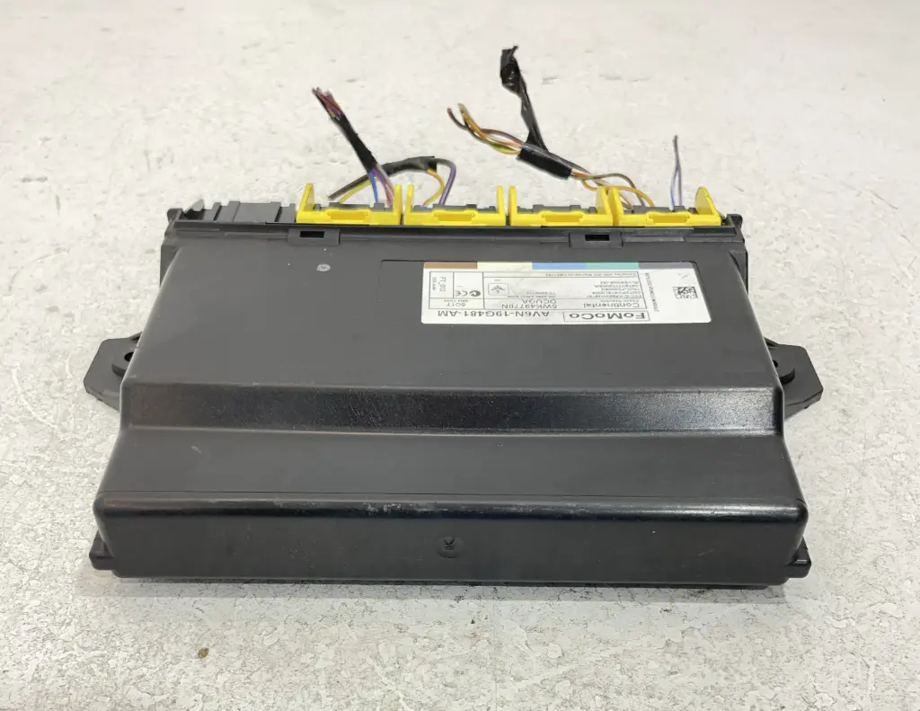 ✅Module de verrouillage centralisé FORD KUGA 2016 AV6N-19G481-AM Y0000015 