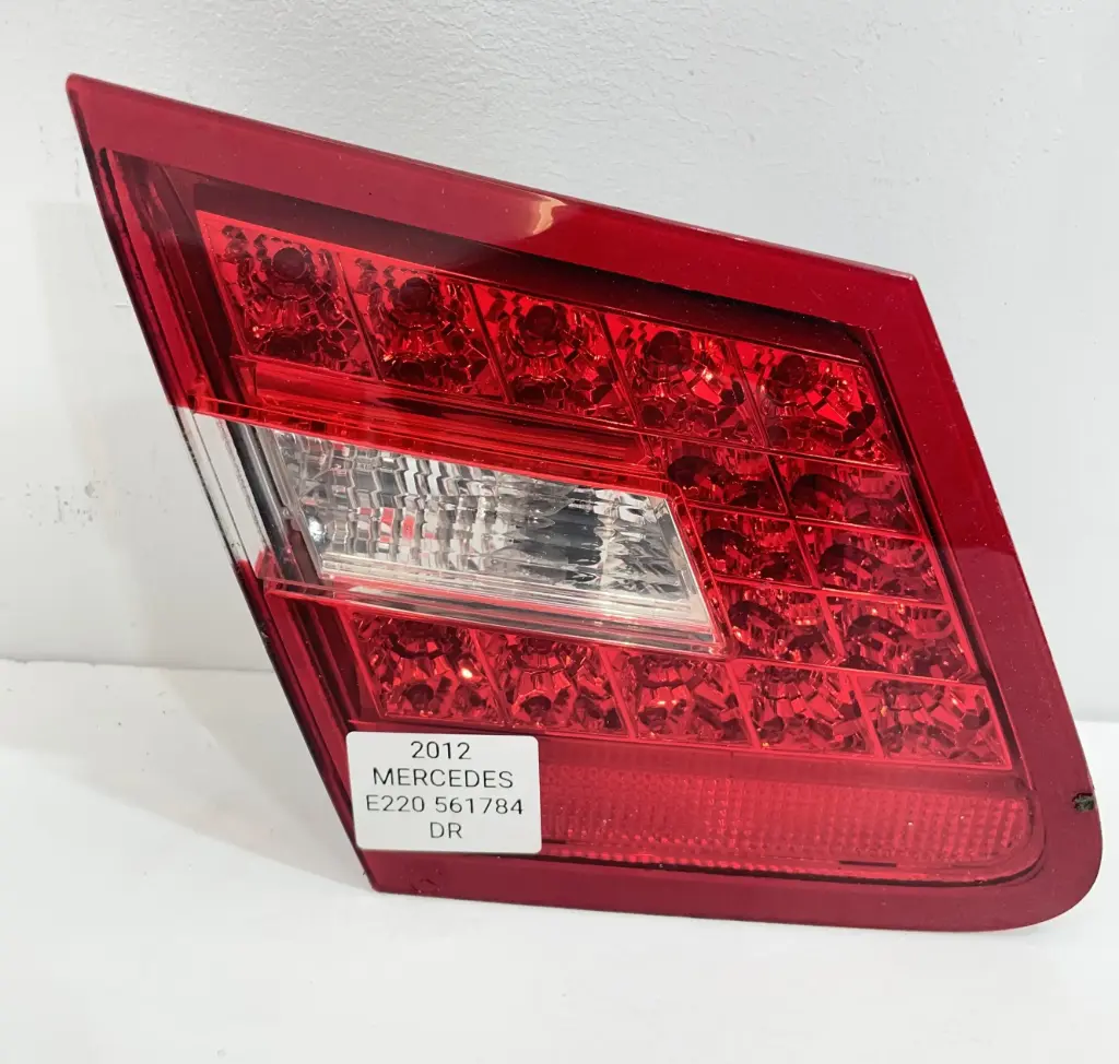 ✅Feu arrière sur hayon gauche  MERCEDES E220 C207 2012 A2078200364  561784 