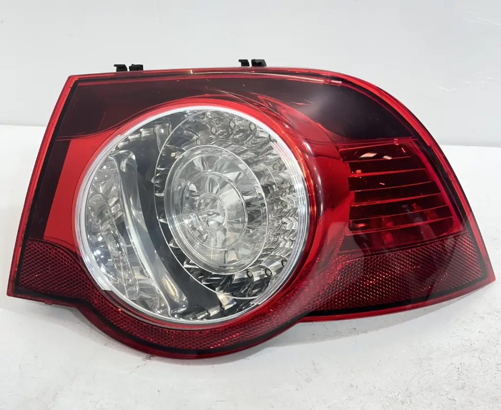 ✅Feu / phare arrière droite VOLKSWAGEN EOS 2007 1Q0945096K 560510