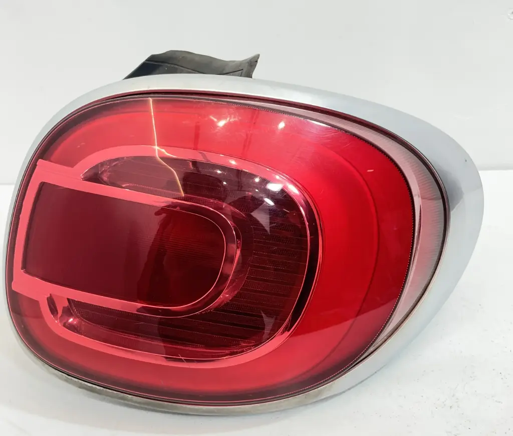 ✅Feu / phare arrière droite FIAT 500L 2014  51945058 03476700 561046 