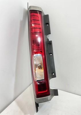 ✅Feu / phare arrière gauche OPEL VIVARO A 2009 265A60118R 557003 