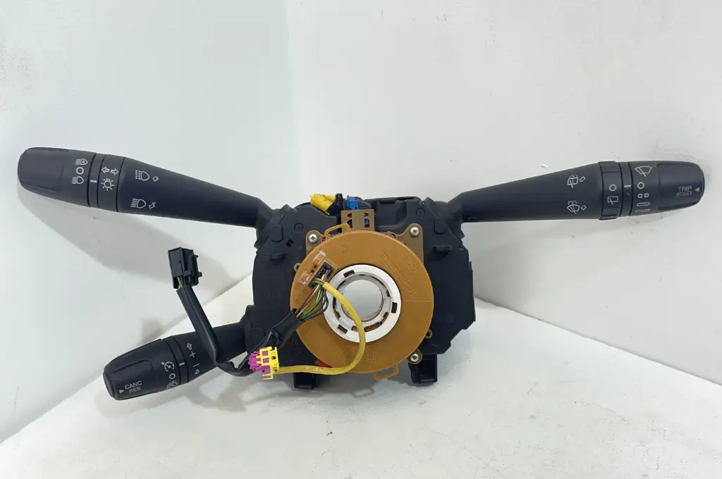 ✅Commodo commande essuie-glace/phare FIAT 500L 2014  28408375 551344