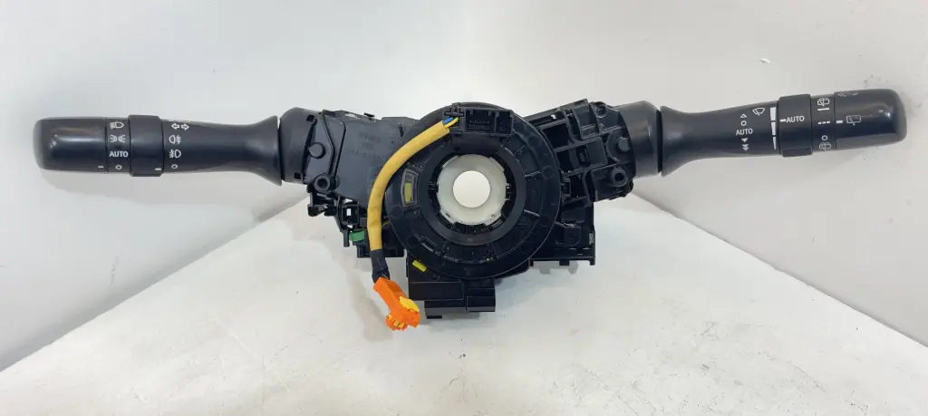 ✅Commodo commande essuie-glace /phare TOYOTA AVENSIS III 2013 39SUGS80 556980