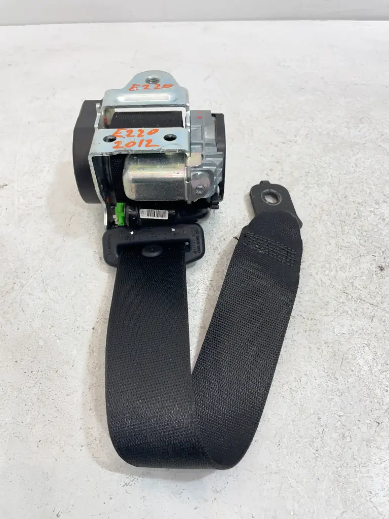 ✅Ceinture de Sécurité Arrière MERCEDES E220 C207 2012 619701700 000-090H 561784