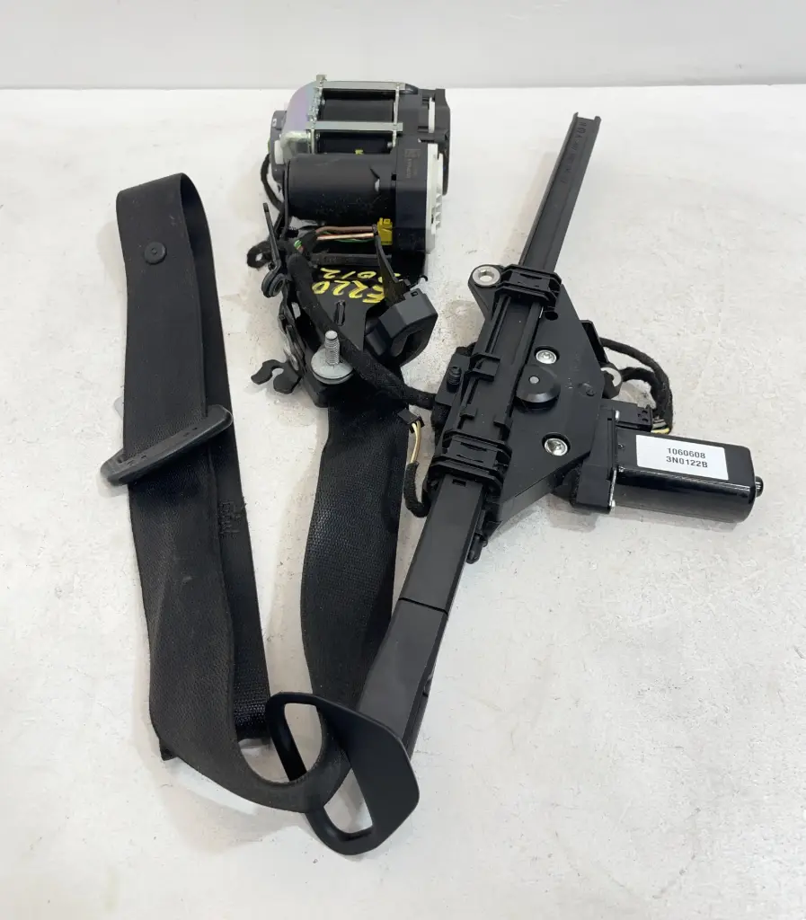 ✅Ceinture de Sécurité avant Droit MERCEDES E220 C207 2012 620020300 561784