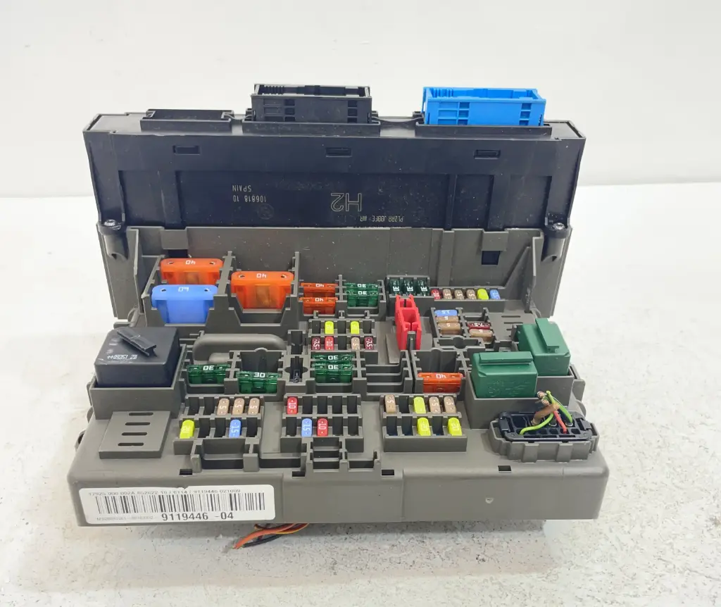 ✅Boîte à fusibles BMW X1 2009 E84 9119446 10688710 911944604 561751