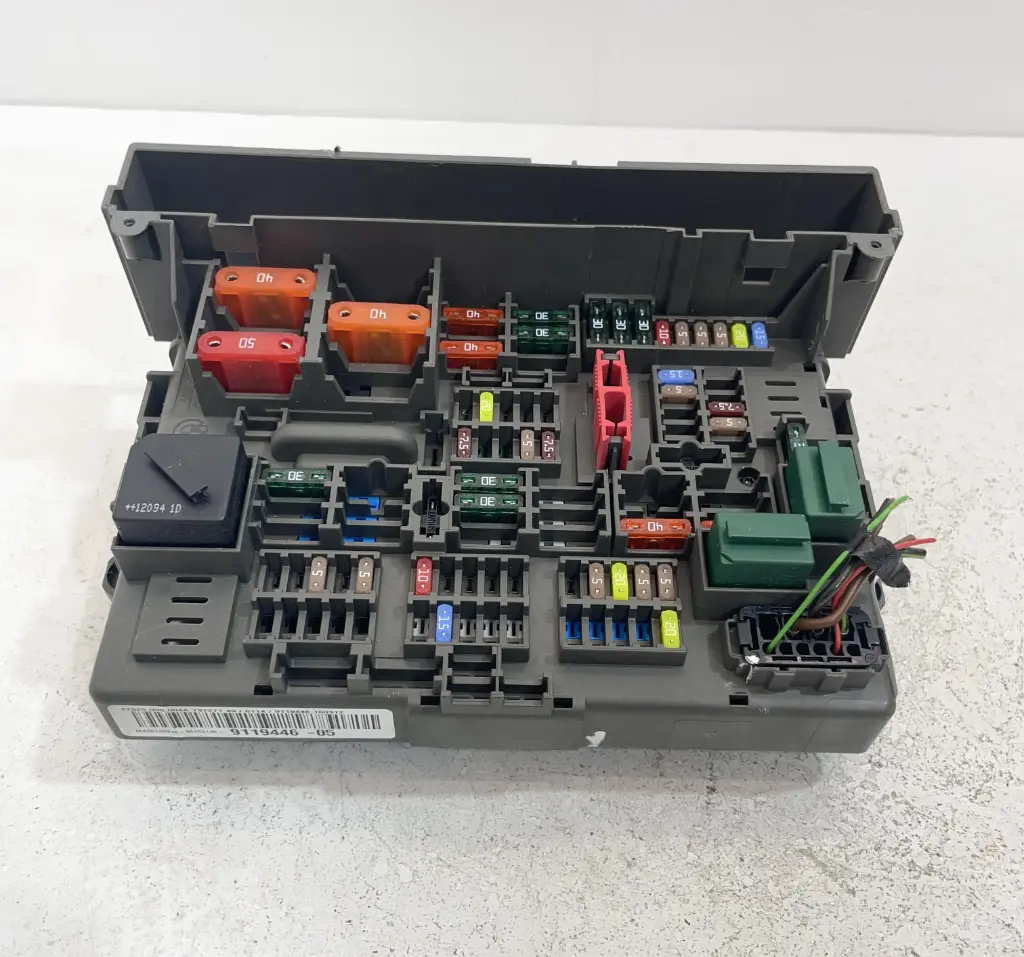 ✅Boîte à fusibles BMW X1 2012 E84 911944605 9119446 10688710 561811