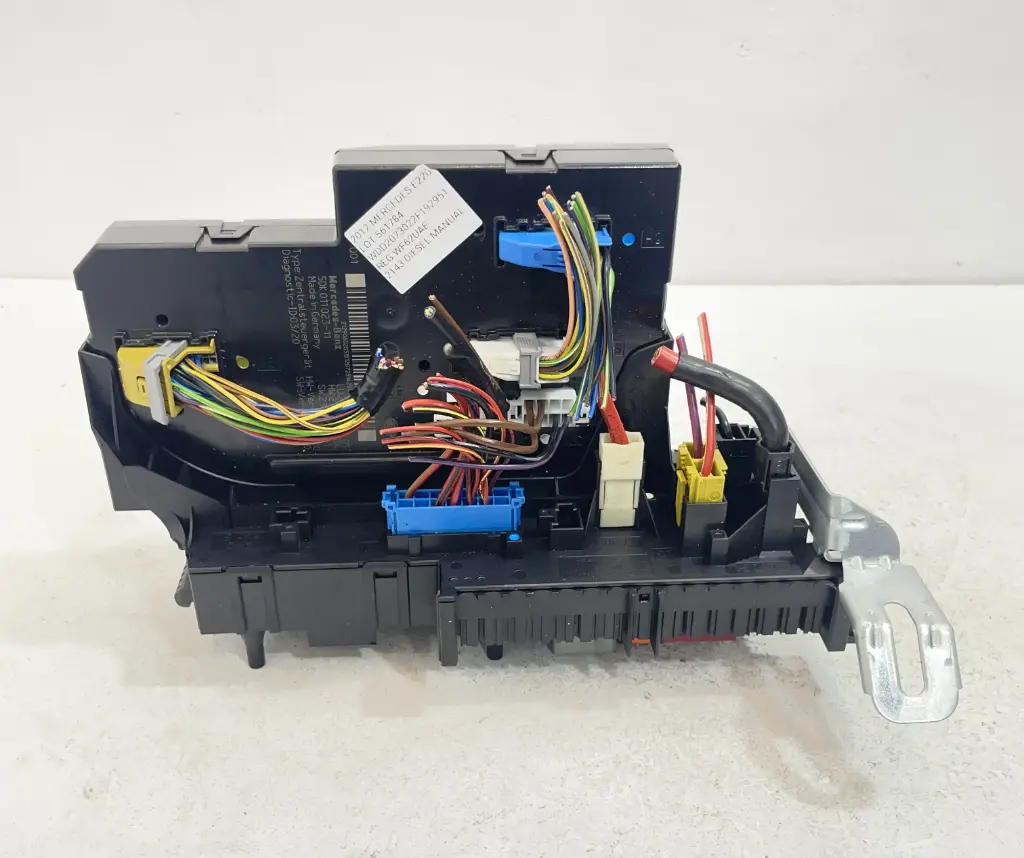  ✅Boîte à fusibles MERCEDES E220 C207 2012 A2129060205 A2129014704 561784 