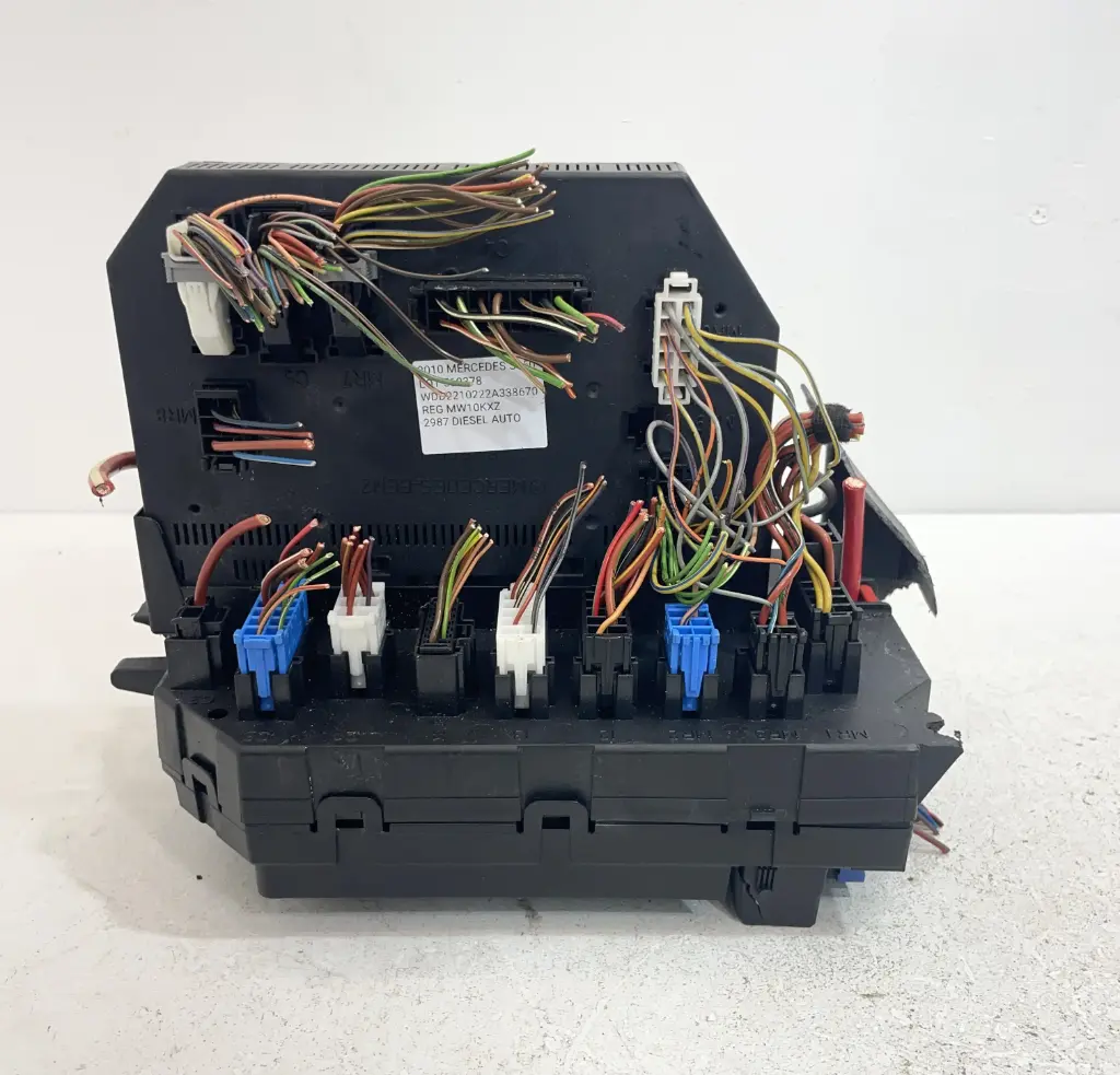 ✅Boîte à fusibles MERCEDES S350 W221 2010 A2219006001 A2219005801 560378