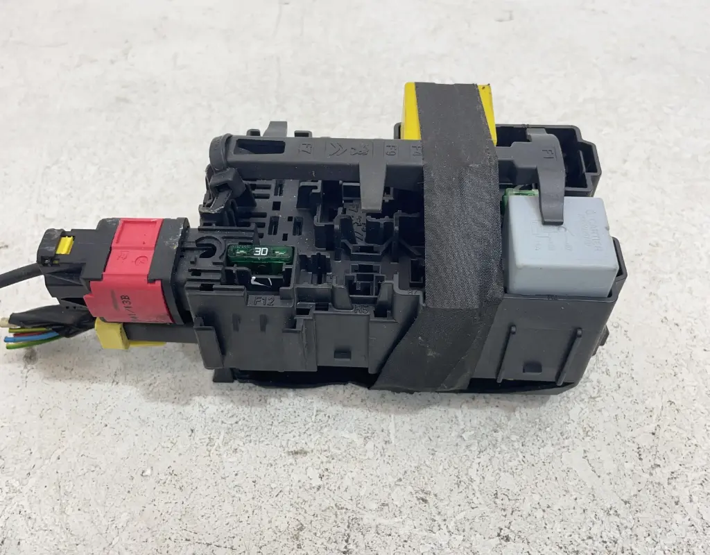 ✅Boîte à fusibles PEUGEOT 2008 I 2014 9806192580 560067
