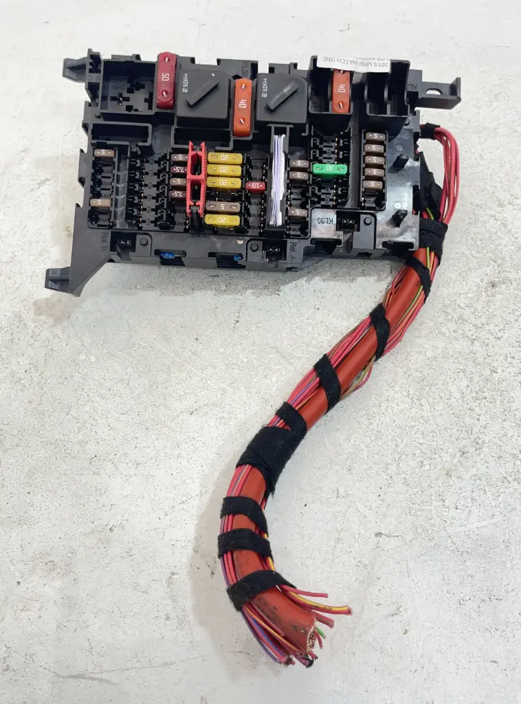 ✅Boîte à fusibles MINI HATCH ONE 2015 F56 927035403 9270354 558553