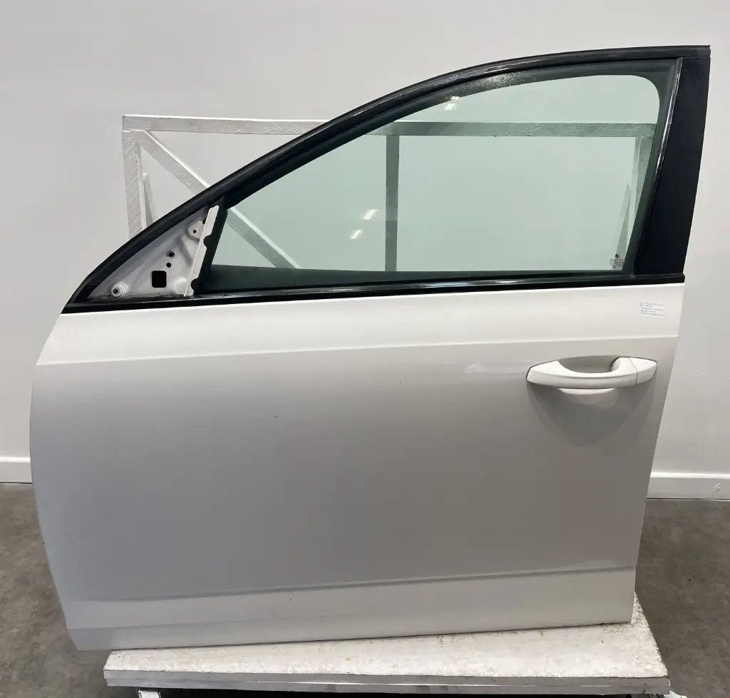 ✅Porte avant gauche SKODA OCTAVIA 2013 III Hatchback 5E0831051 580573 