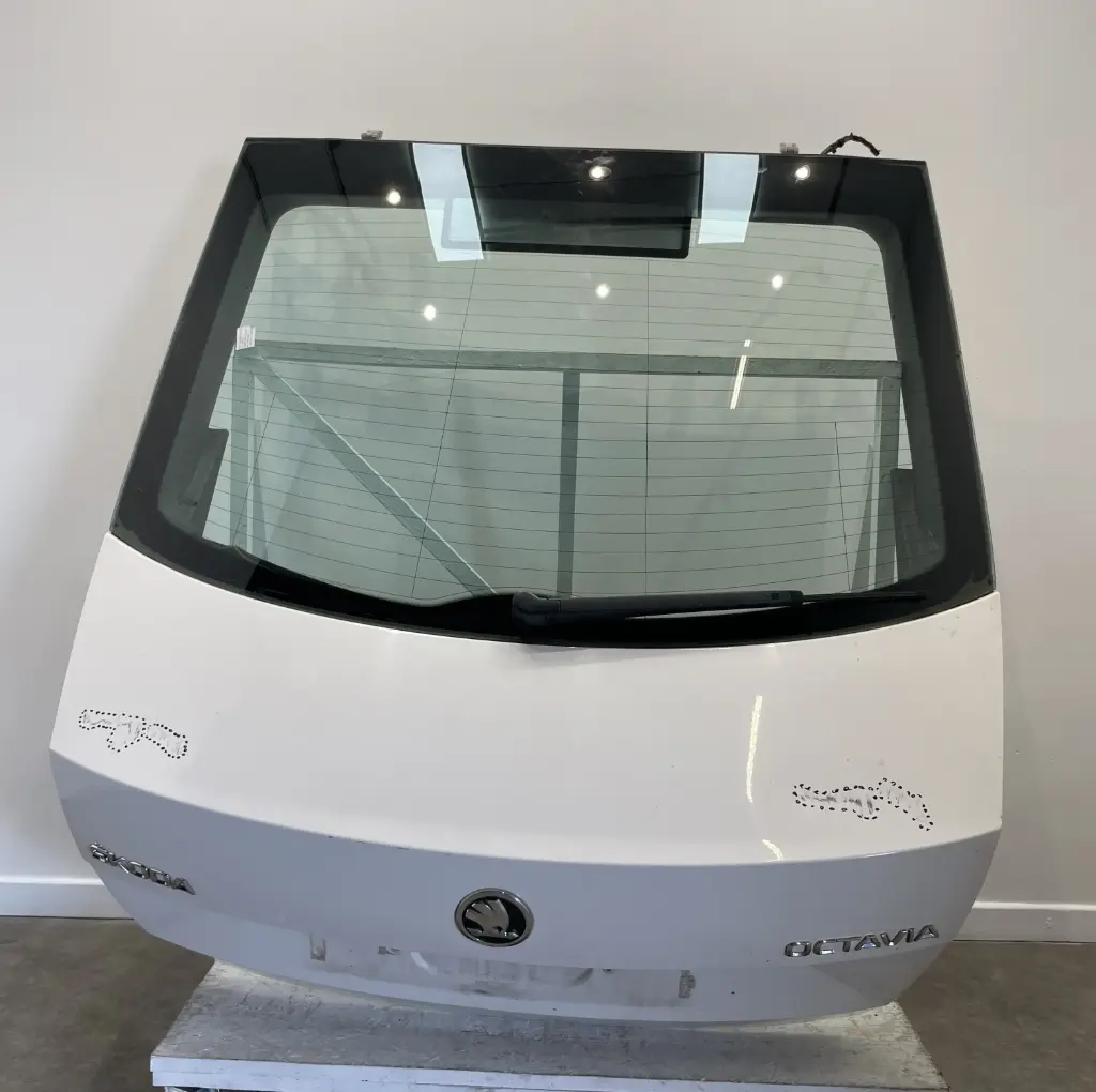 ✅Malle / Hayon arriere SKODA OCTAVIA 2013 III Hatchback 5E5827023B 580573