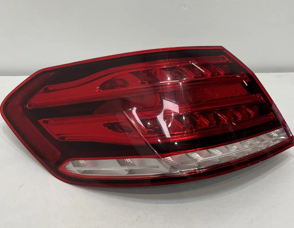 ✅Feu / phare arrière gauche MERCEDES E220 W212 A2129060703 2129060703 74520915