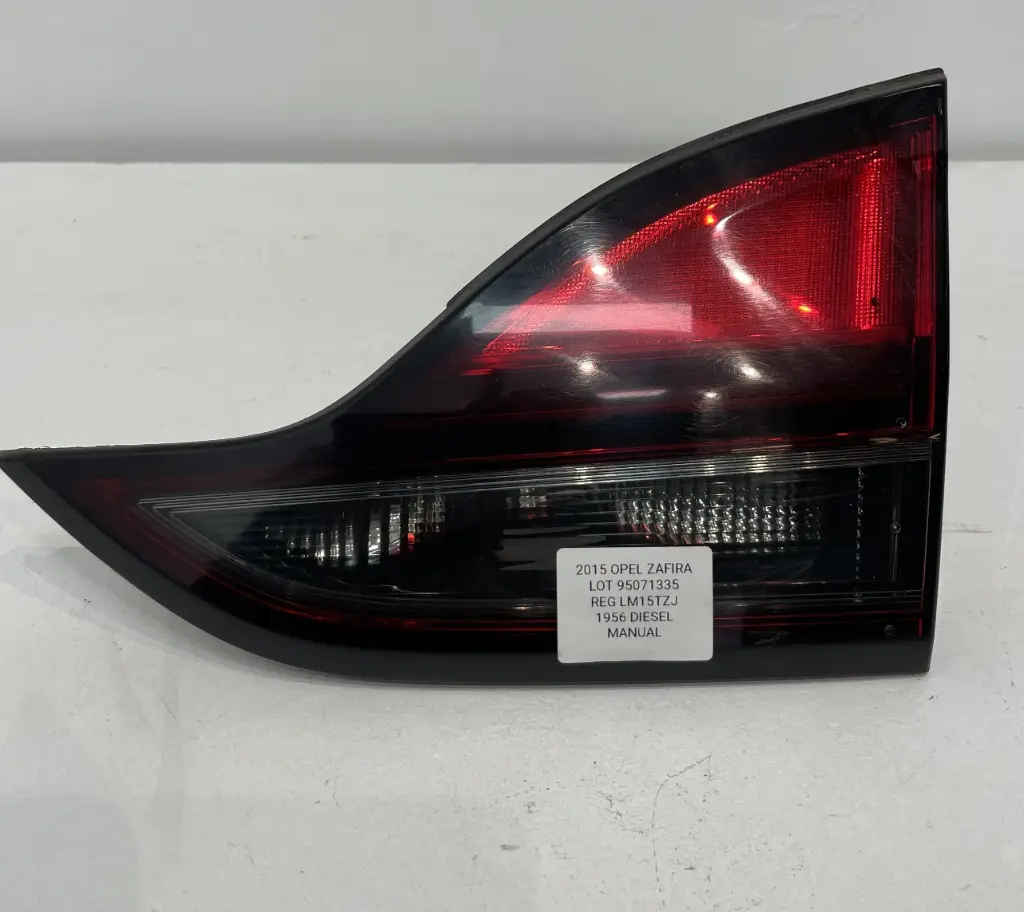 ✅Feux arrière sur hayon droite OPEL ZAFIRA 2015 13288831AGJ 13288831 95071335