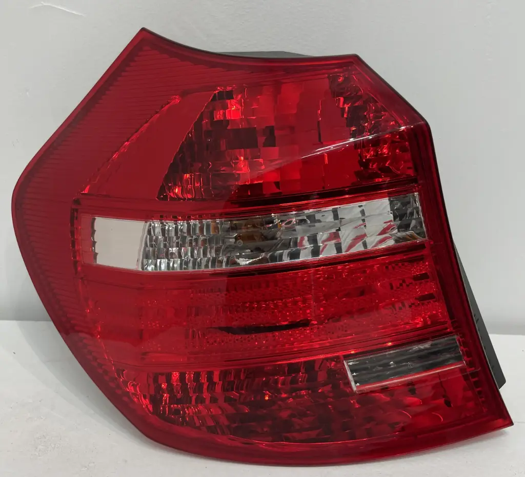 ✅Feu / phare arrière gauche BMW 118D 2008 E87 63217164955 7164955 572638 