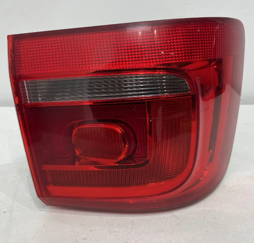 ✅Feu / phare arrière gauche VOLKSWAGEN TOURAN 2013 1T0945095R 583346 