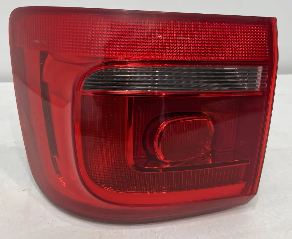 ✅Feu / phare arrière droite VOLKSWAGEN TOURAN 2013 1T0945096R 583346
