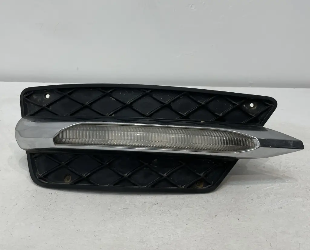 ✅Phare de jour LED droite MERCEDES C220 2012 S204 A2049069000 A2048851453 581314
