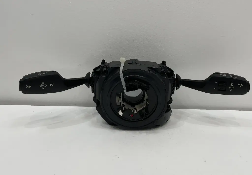 ✅Commodo commande essuie-glace/phare BMW 114I 2014 F21 935114801 581303