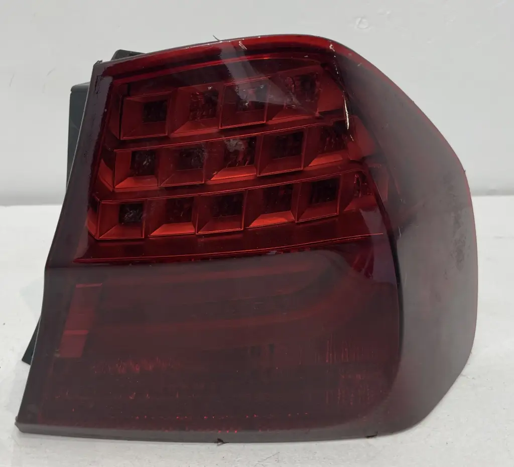 ✅Feu / phare arrière droite BMW 318I 2010 E90 LCI 63217289426 7289426 582879 