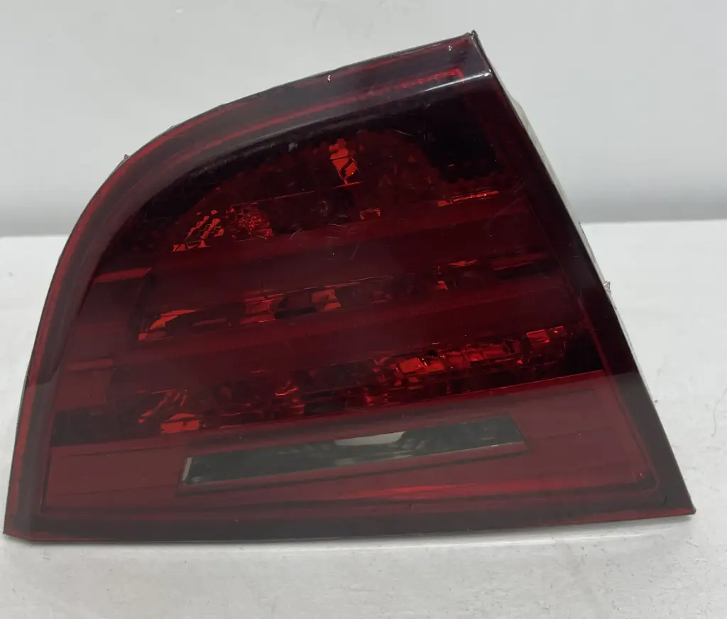 ✅Feux arrière sur hayon gauche BMW 318I 2010 E90 LCI 63217289427 7289427  582879 