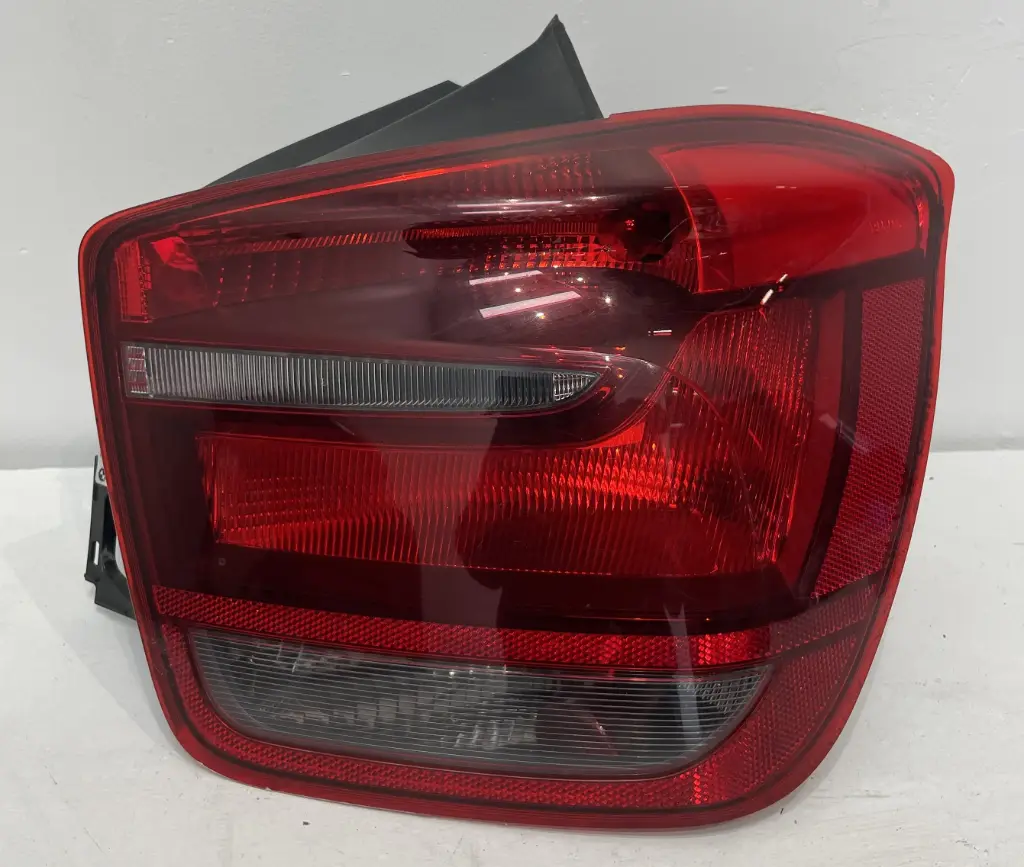 ✅Feu / phare arrière droite BMW 118D 2011 F20  7270098 63217270098 99093195 