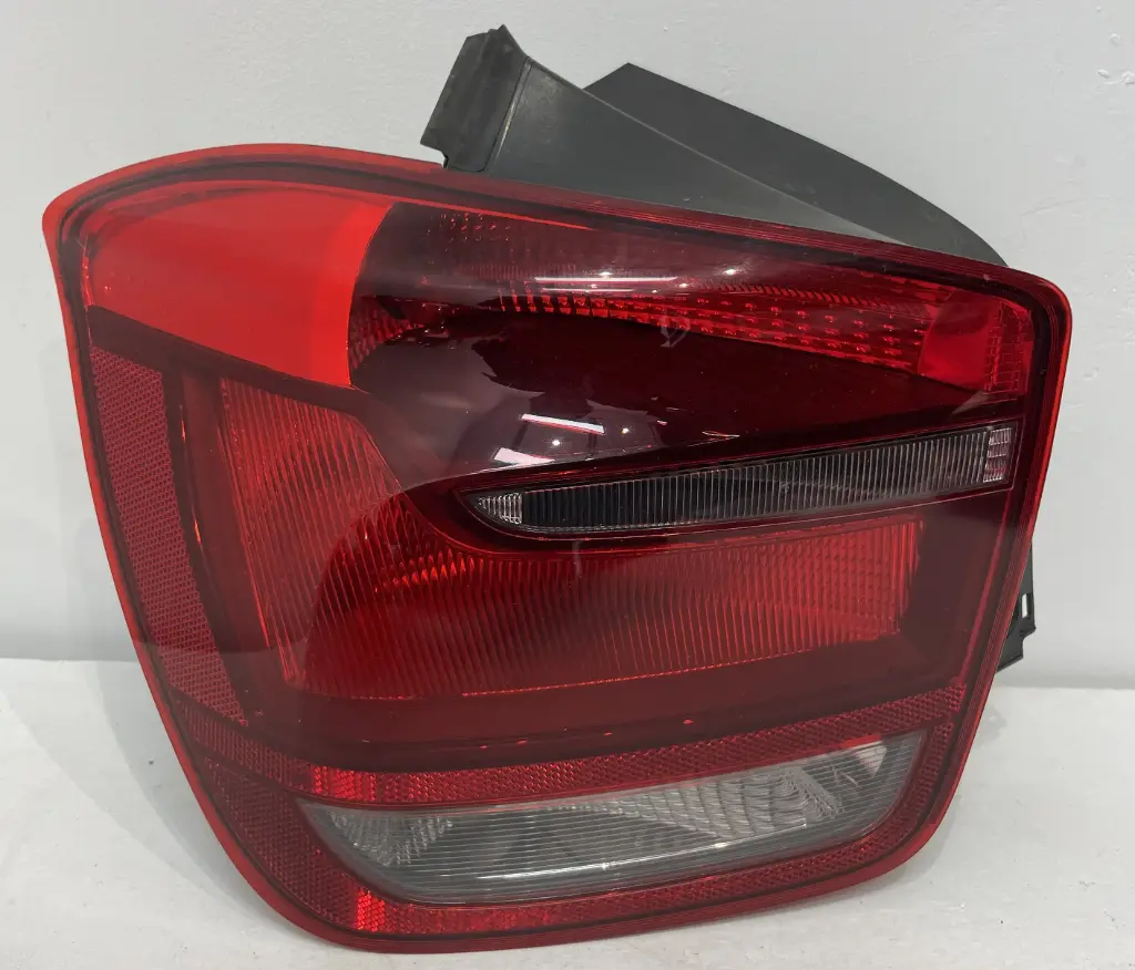 ✅Feu / phare arrière gauche BMW 114I 2014 F21  7270097 63217270097-11 581303 