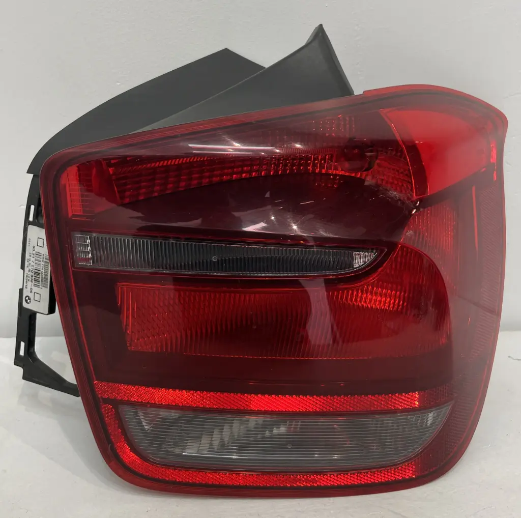 ✅Feu / phare arrière droite BMW 114I 2014 F21  7270098 63217270098 581303 