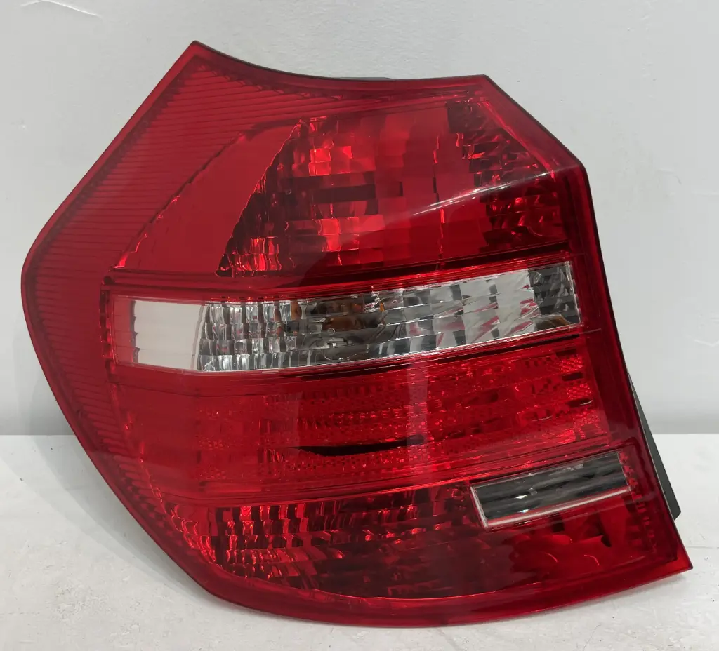 ✅Feu / phare arrière gauche BMW 116D 2011 E81 LCI 63217164955 7164955 581053 