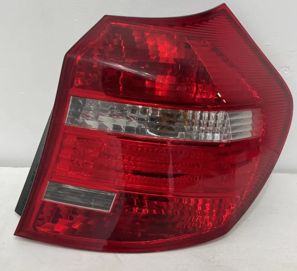 ✅Feu / phare arrière droite BMW 116D 2011 E81 63217164956 7164956 581822 