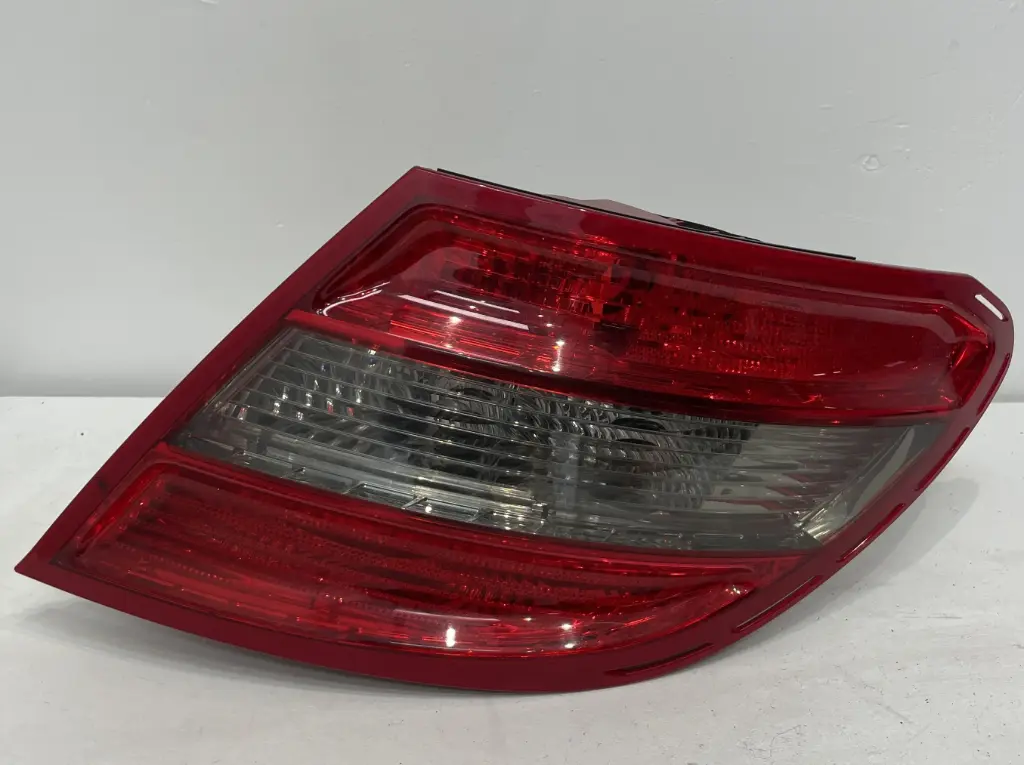 ✅Feu / phare arrière droite MERCEDES C220 2007 A2048203064 2048203064 72907005 