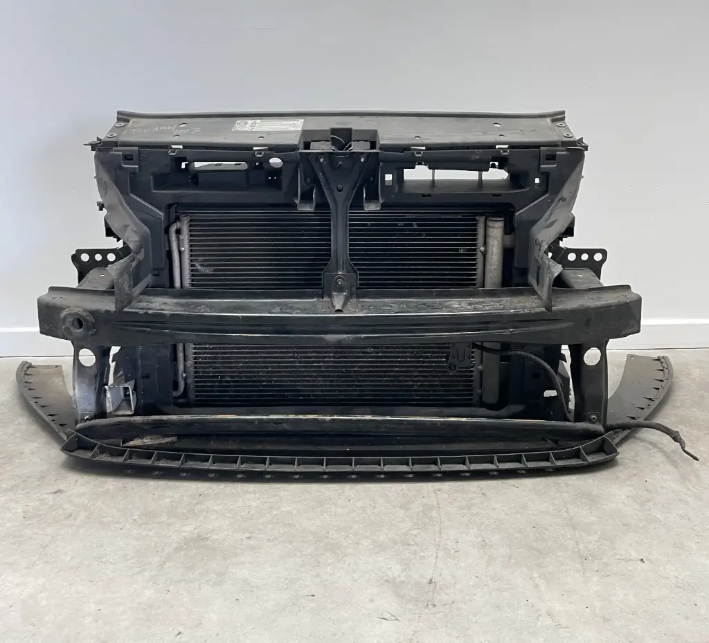 ✅Support de radiateur sur cadre face avant VW TOURAN 2013 1T0805588AF 583346 