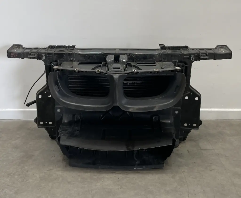 ✅Support de radiateur sur cadre face avant BMW 116D 2011 E87 51647193192 581053 