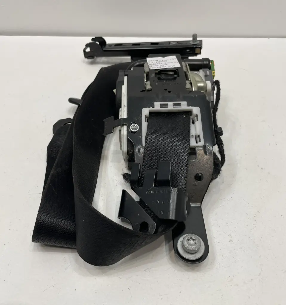 ✅Ceinture de Sécurité avant Droit MERCEDES E220 2014 W212 620048100 74520915