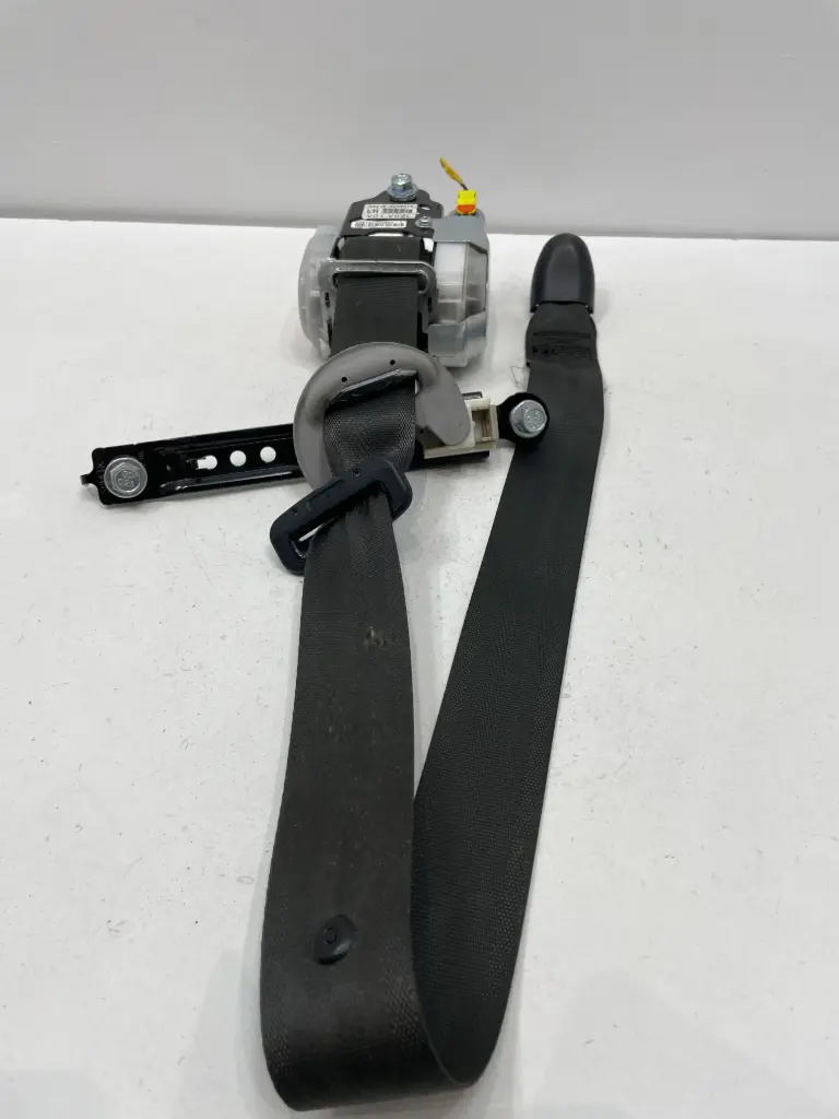 ✅Ceinture de Sécurité avant gauche HYUNDAI I40 2015 88810-3Z000 579670