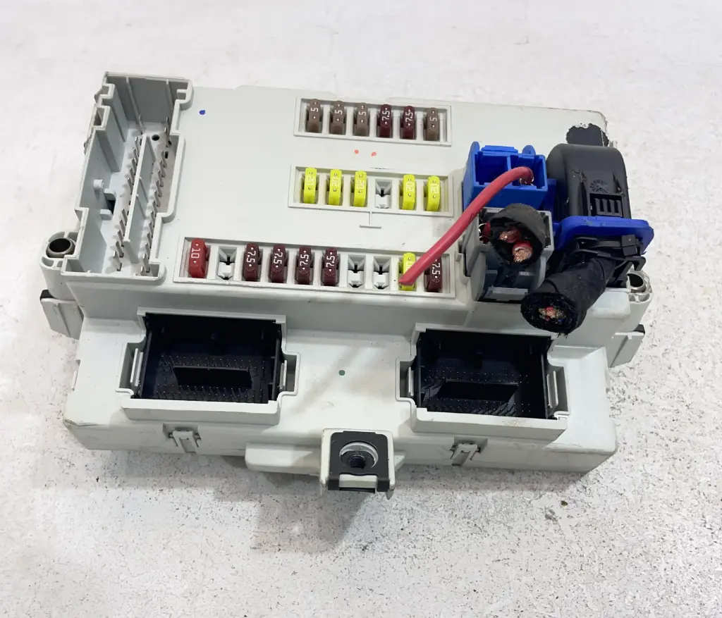 ✅Module commande carrosserie centrale FIAT 500L 2014 51984087 4251135386 561046