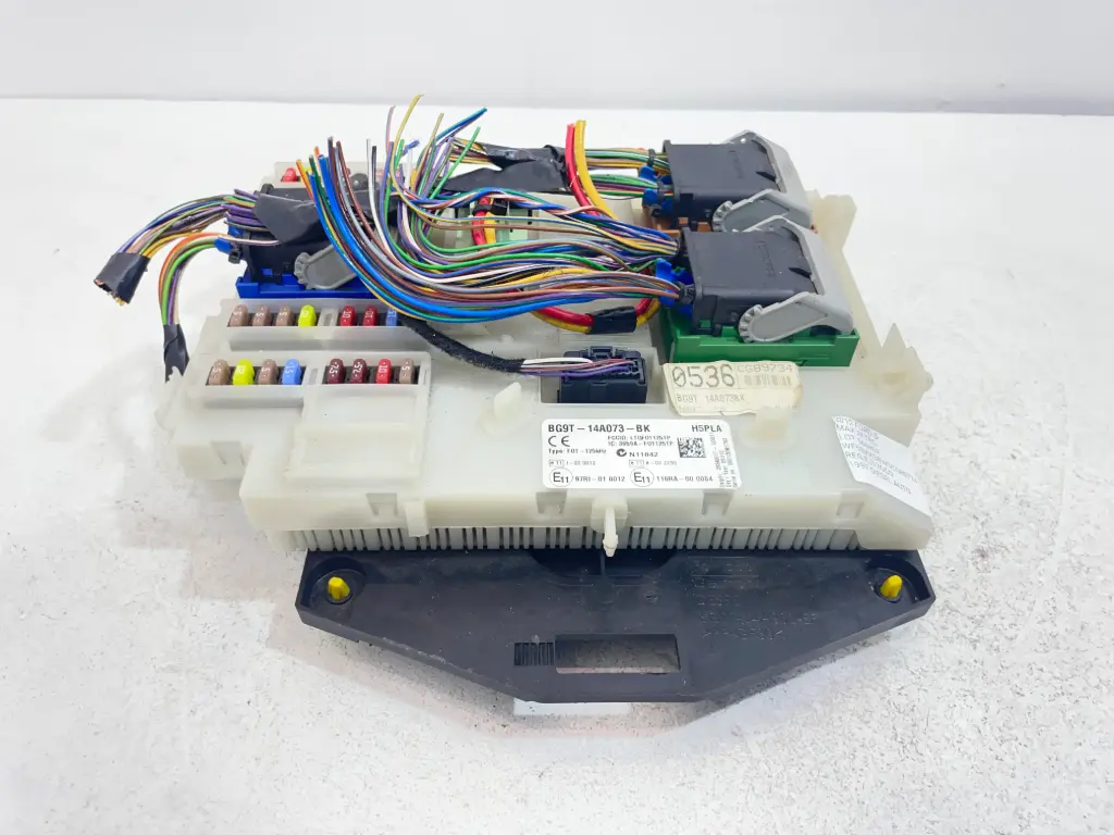 ✅Module de fusibles FORD S-MAX 2012 BG9T-14A073-BK 560803