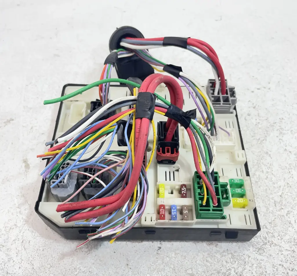 ✅Module de fusibles RENAULT MEGANE III Coupe 2014  284B62069R 522222F05 560393