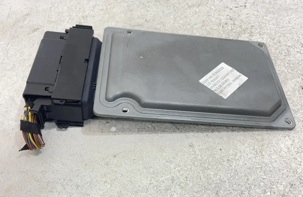 ✅Module de commande suspension VOLKSWAGEN SCIROCCO  2009 3C0907376A 556587