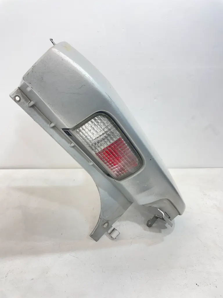 ✅FEU / PHARE ARRIERE DROIT OPEL VIVARO A 2009 91166147 7700313232 557003