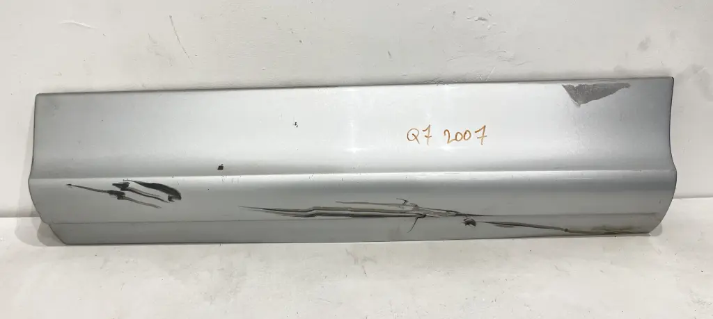 ✅Moulure inférieure de porte arrière gauche AUDI Q7 2007 4L 4L0853969 316827