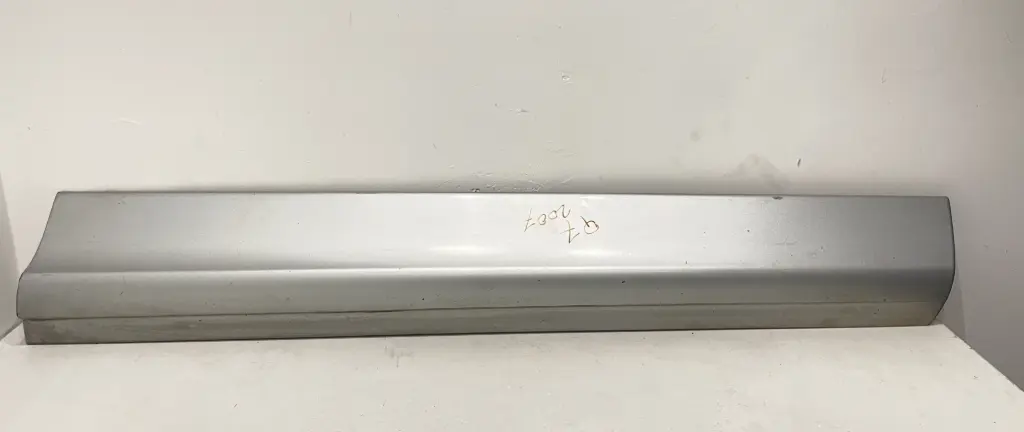 ✅Moulure inférieure de porte arrière droit AUDI Q7 2007 4L 4L0853960 316827