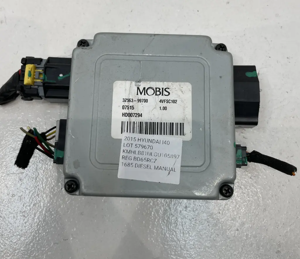 ✅Convertisseur / inversion de tension  HYUNDAI I40 2015 3Z56399700 579670