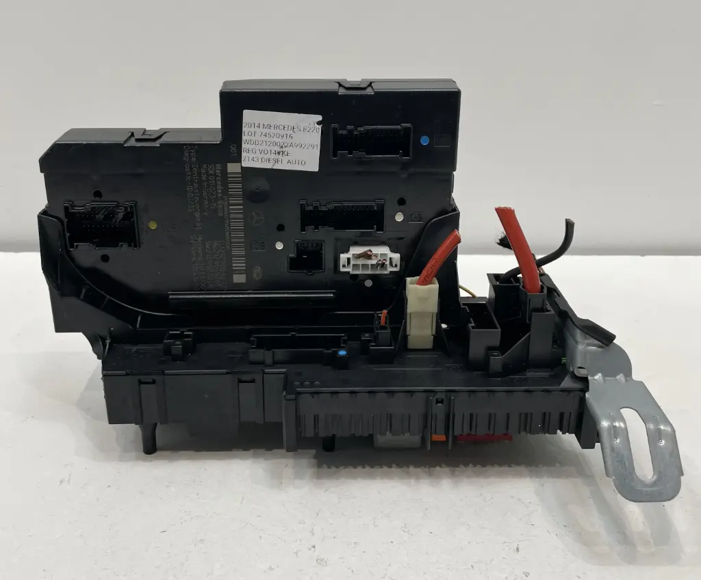 ✅Boîte à fusibles MERCEDES E220 2014 W212 2129009622 2129015205 74520915